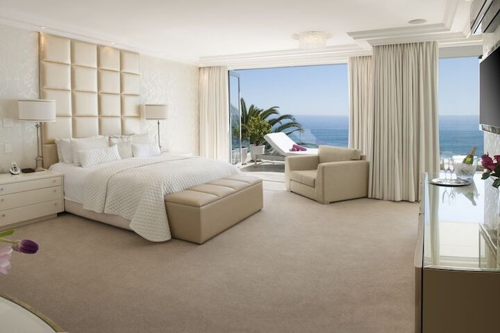 Room 10 of 62