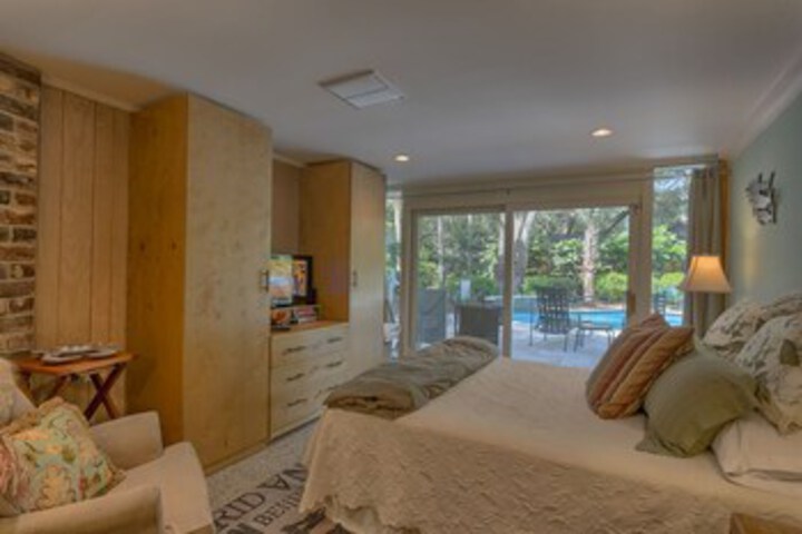 Room 27 of 27