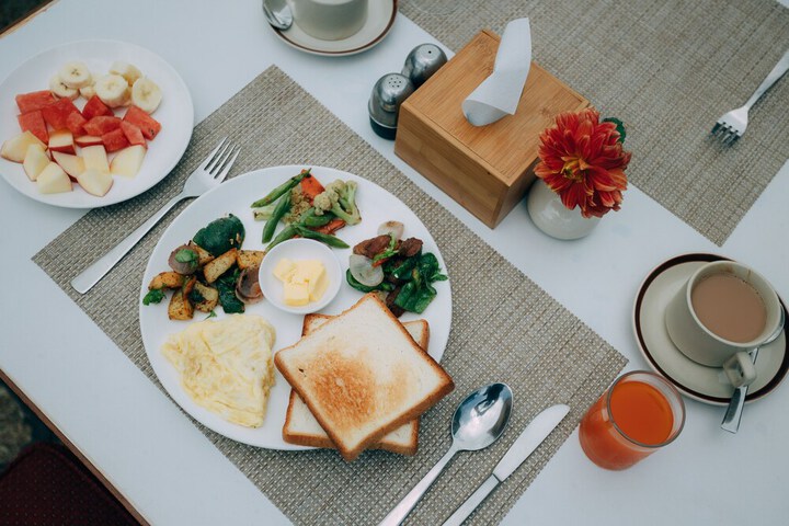 Breakfast/Coffee Service 92 of 157