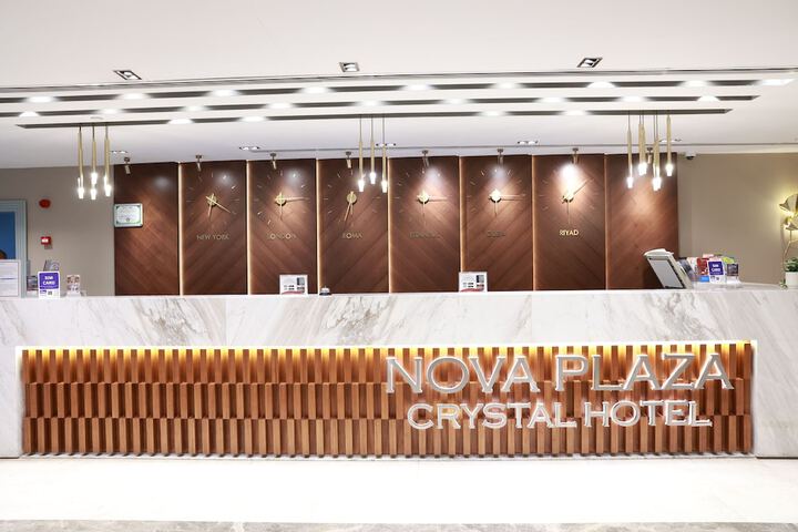 Entrance & Lobby