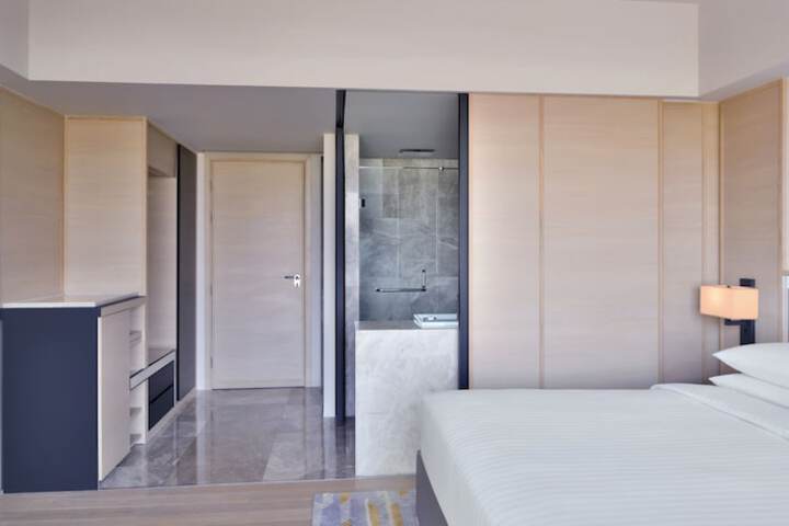 Room 13 of 53