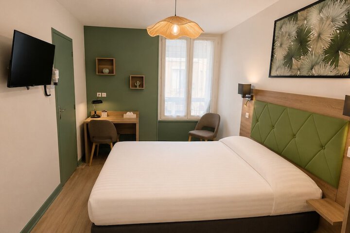 Room 6 of 42