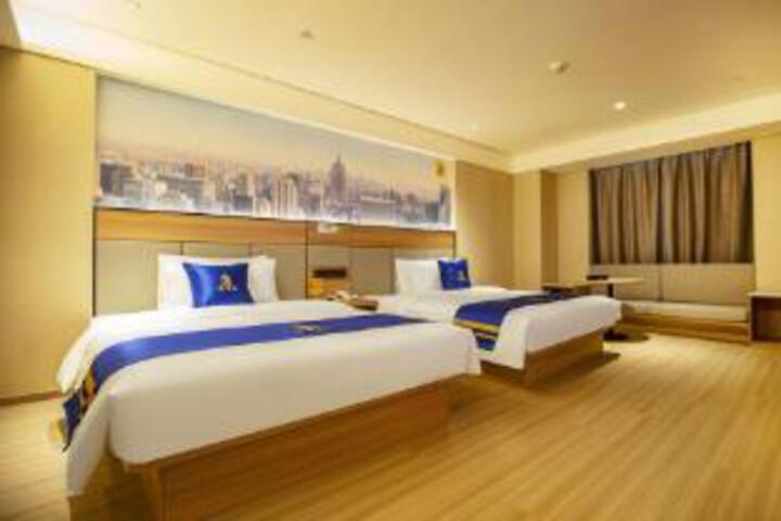Room 5 of 7