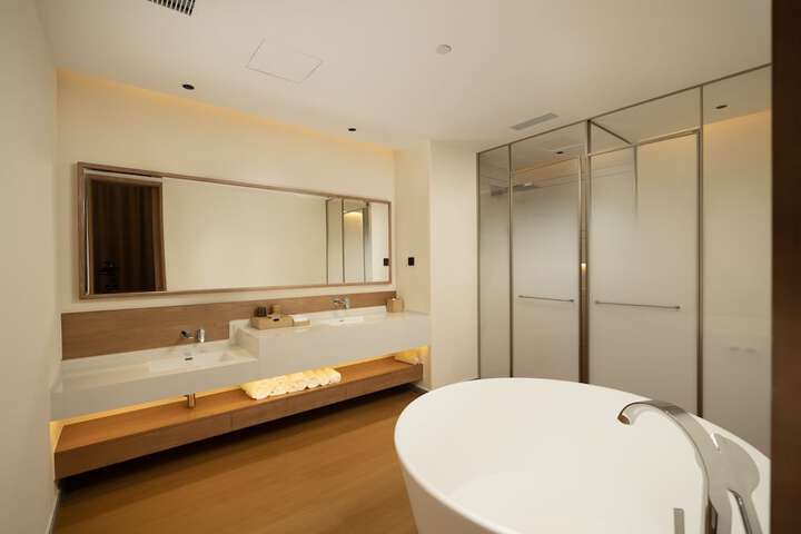 Room 43 of 85