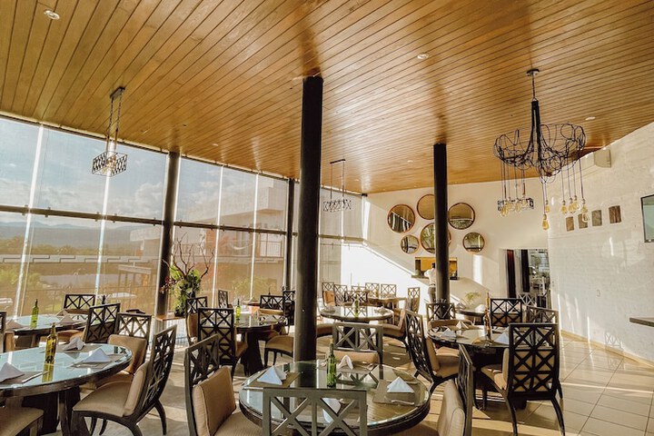 Dining 186 of 205