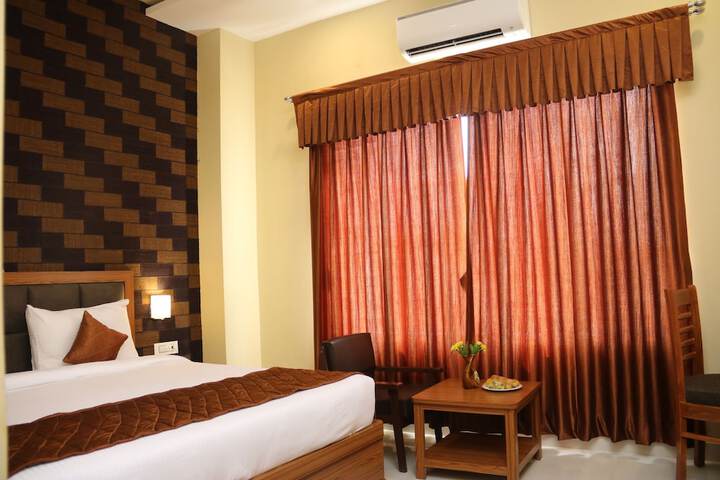 Room 9 of 40