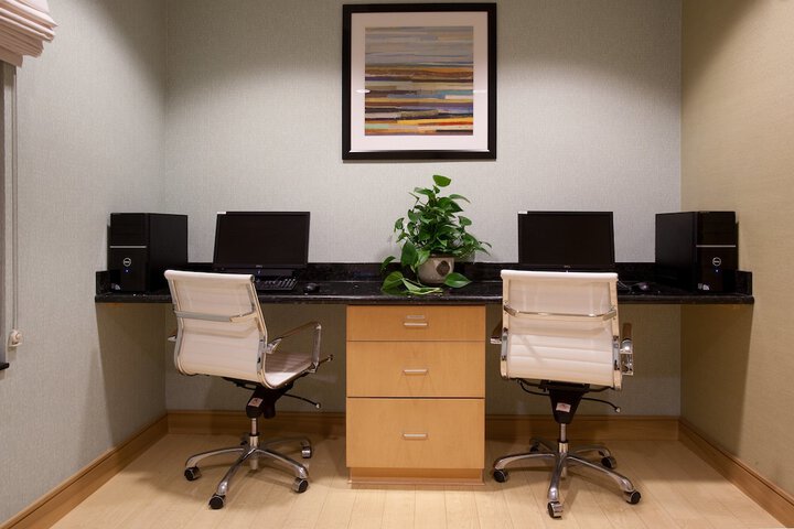 Business Center 42 of 45