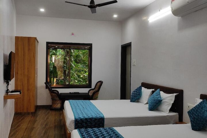 Room 5 of 11