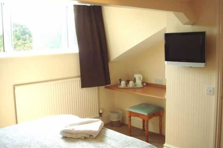 Room 2 of 28