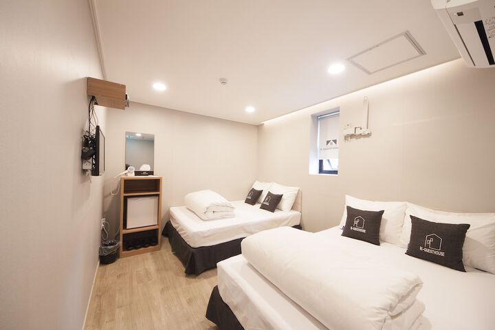 Room 12 of 44