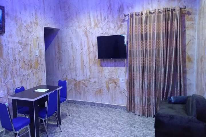 Room 16 of 63