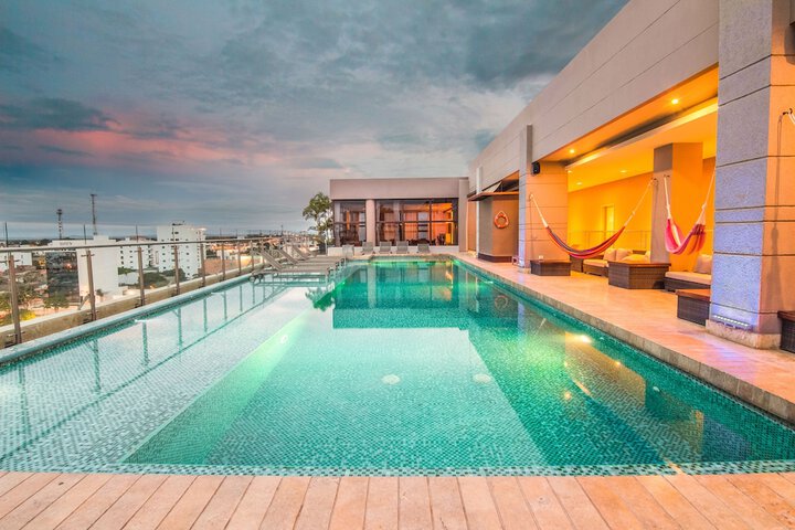 Hotel Pool