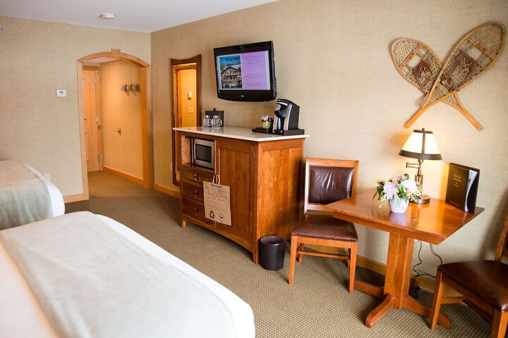 Room 10 of 46
