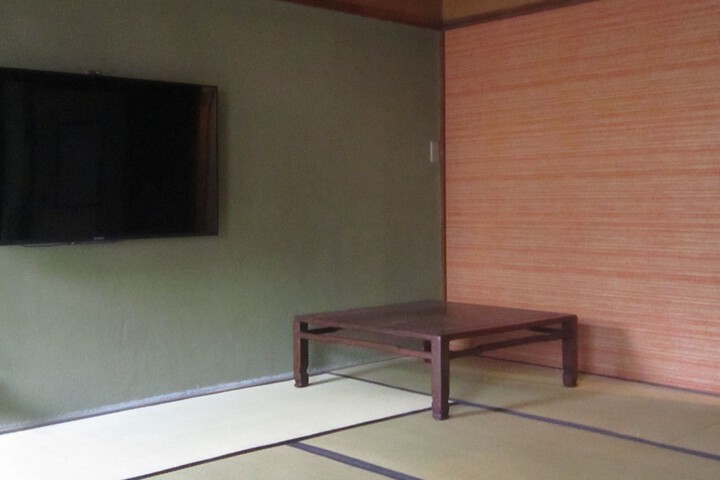 Room 16 of 61