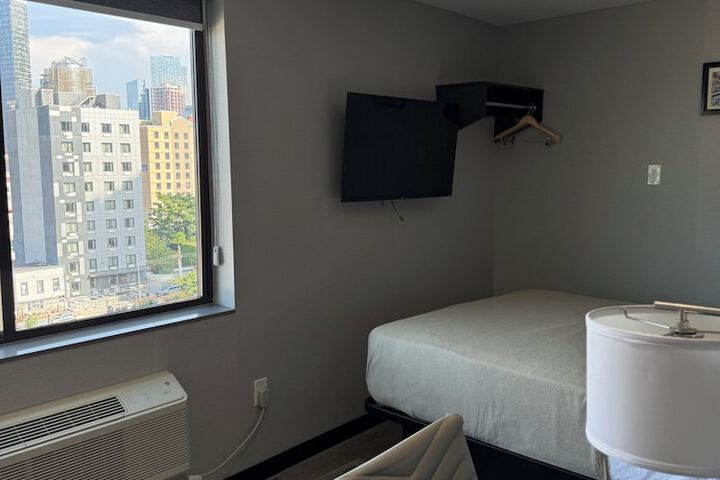 Room 7 of 14