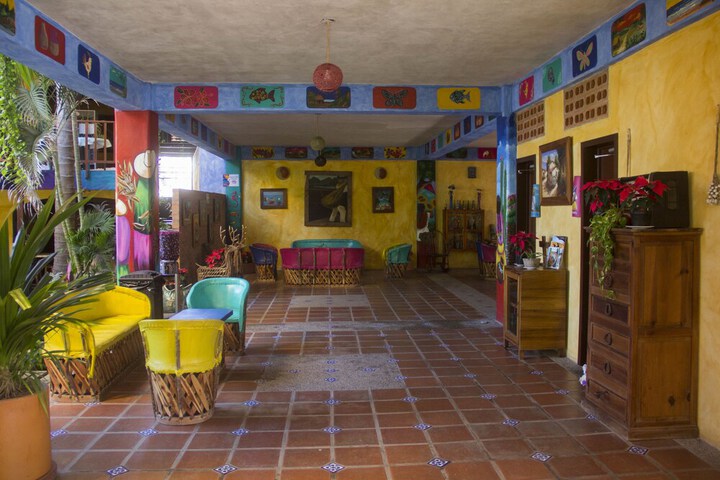 Entrance & Lobby