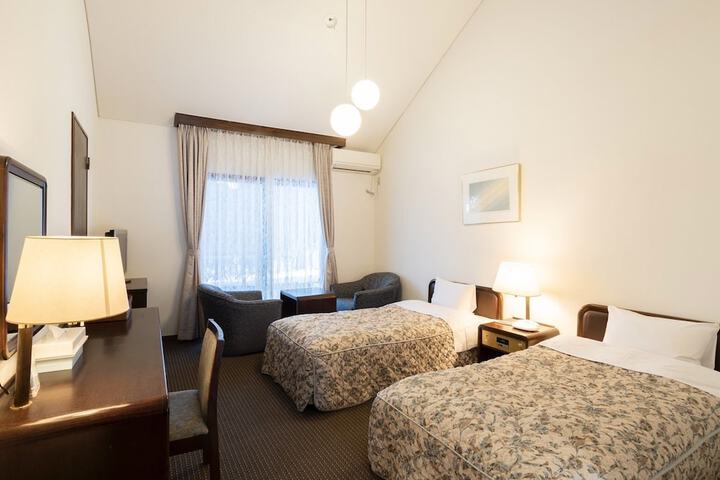 Room 19 of 178