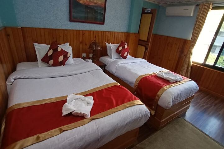 Room 3 of 12