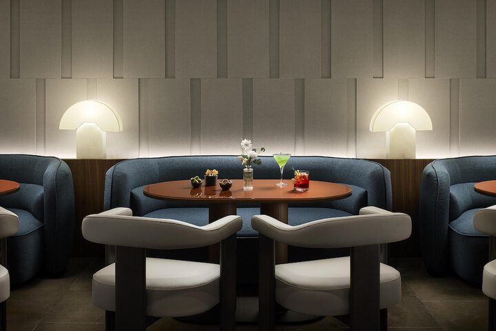 Lounge 65 of 66