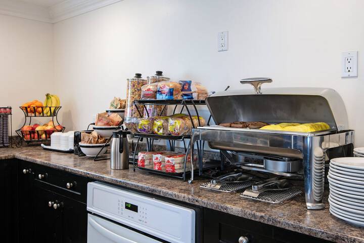 Breakfast/Coffee Service 55 of 62