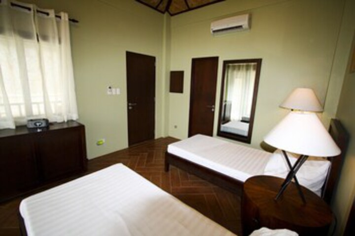 Room 25 of 35