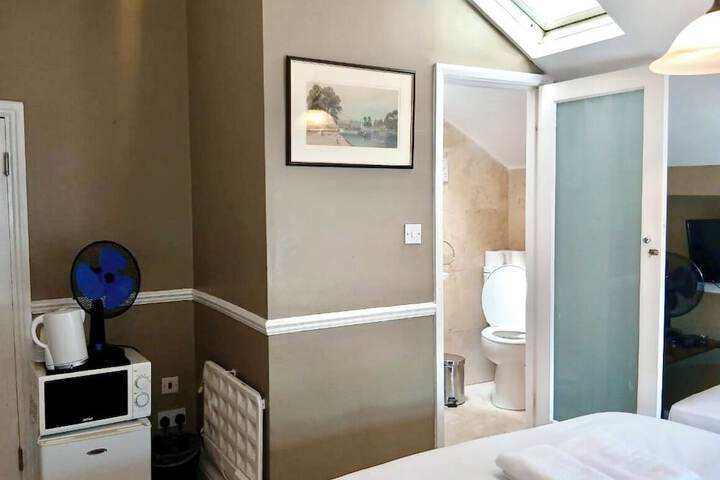 Room 42 of 44