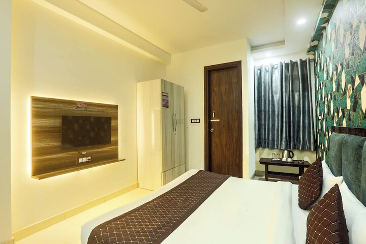 Room 9 of 36