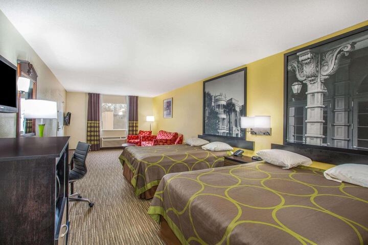 1 Queen Bed Mobility Accessible (15 of 18)