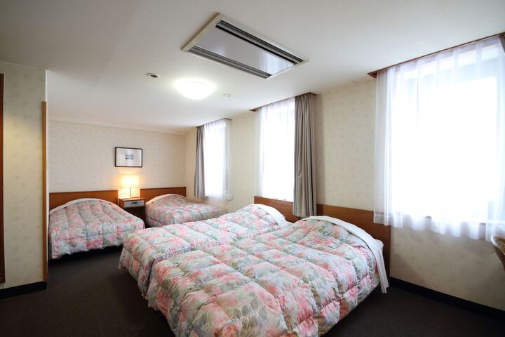 Room 18 of 42
