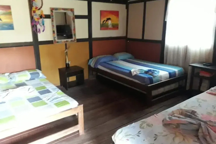 Room 2 of 10