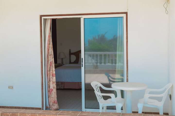 Room 10 of 48