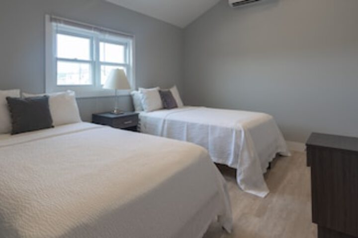 Room 40 of 150