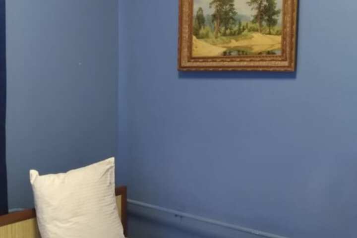 Room 42 of 99