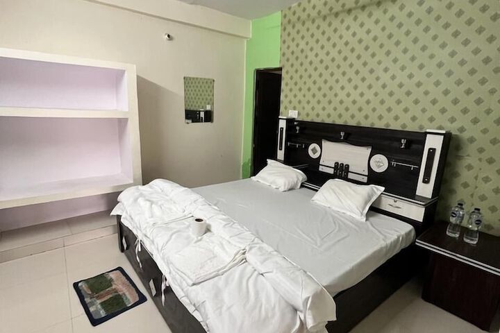 Room 3 of 15