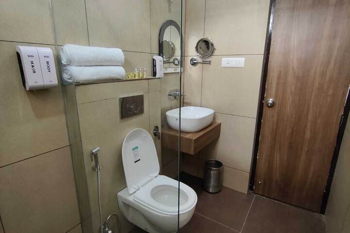 Room 9 of 19
