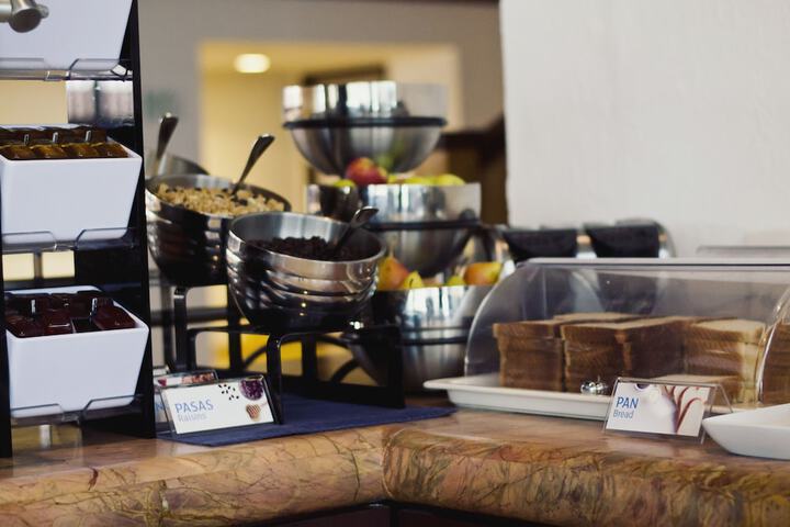 Breakfast/Coffee Service 25 of 43