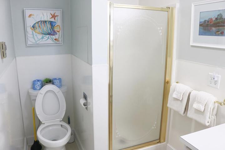 Room 8 of 19