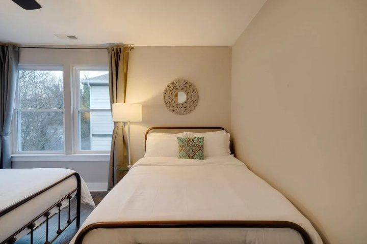 Room 3 of 23