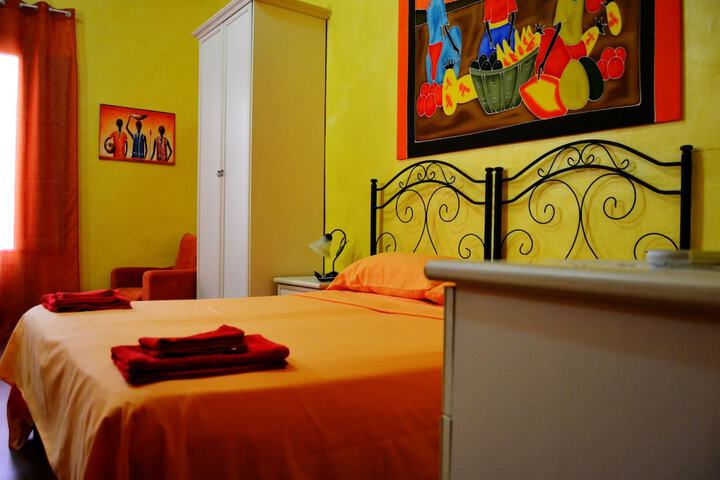 Room 9 of 33
