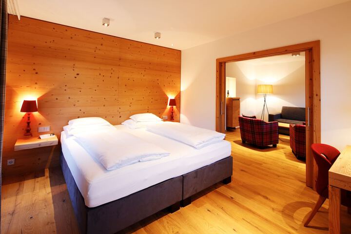 Room 4 of 94