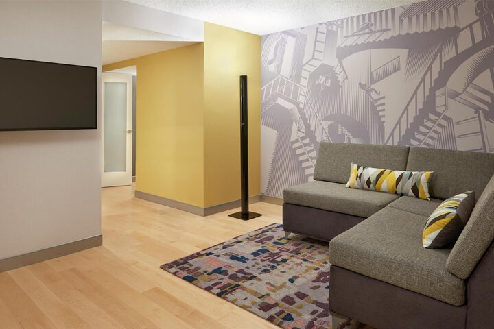 Room 30 of 80