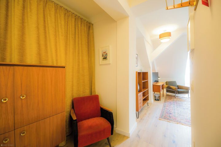 Room 48 of 122