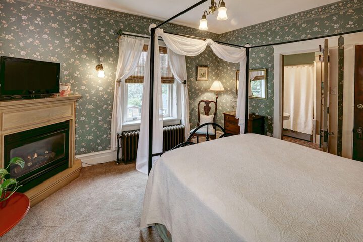 Room 14 of 49