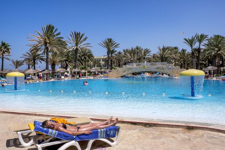 Pools & Facilities