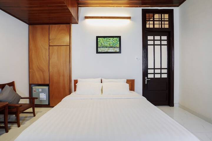 Room 6 of 20