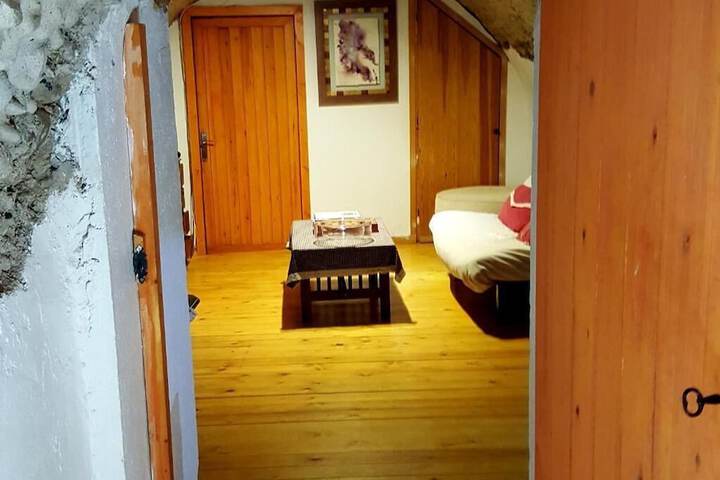 Room 15 of 28