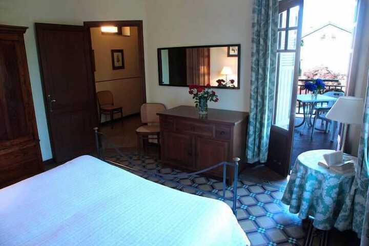 Room 5 of 15