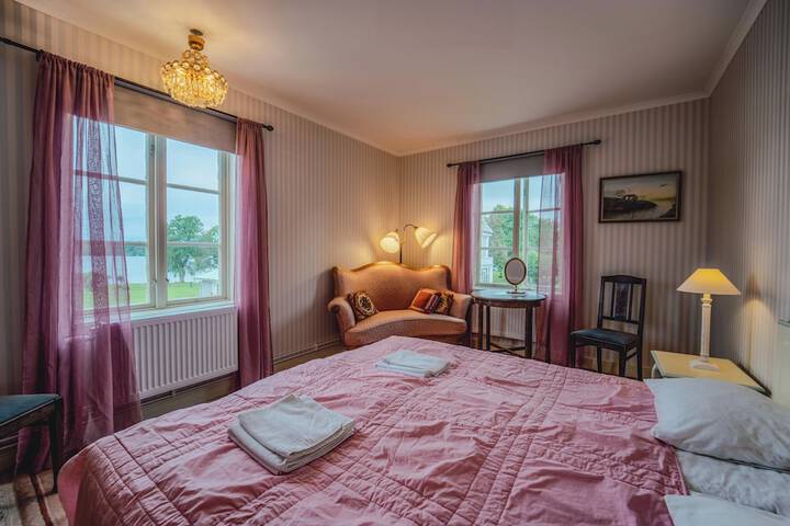 Room 21 of 148