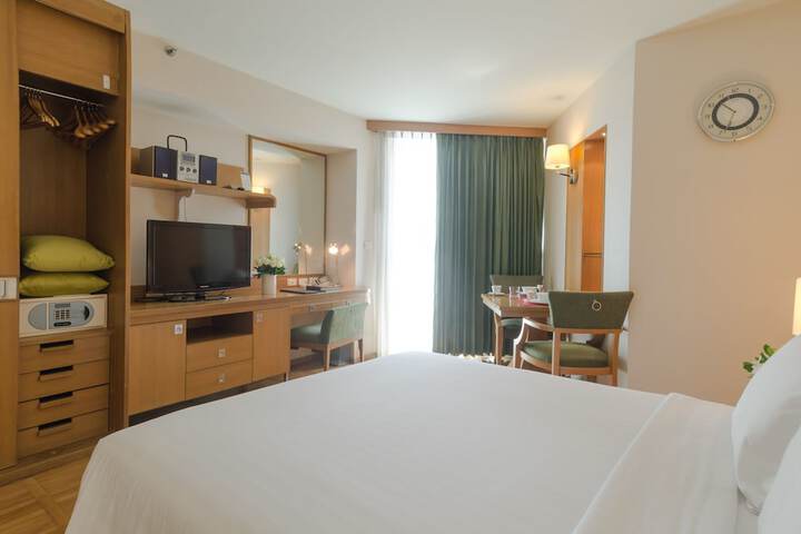 Room 10 of 62