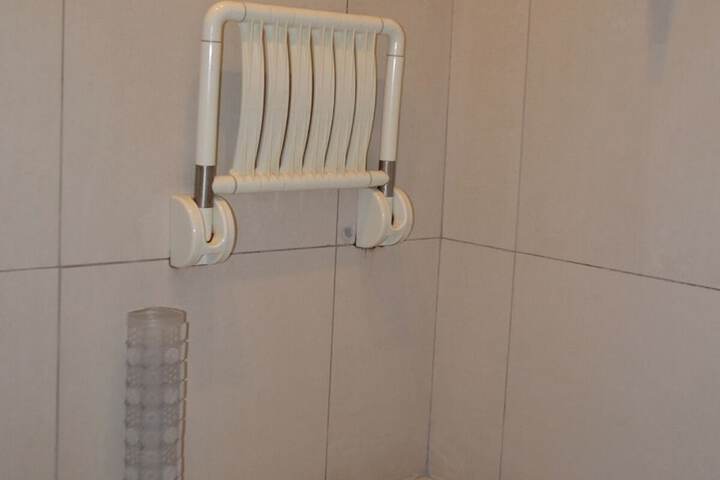 Room 12 of 63